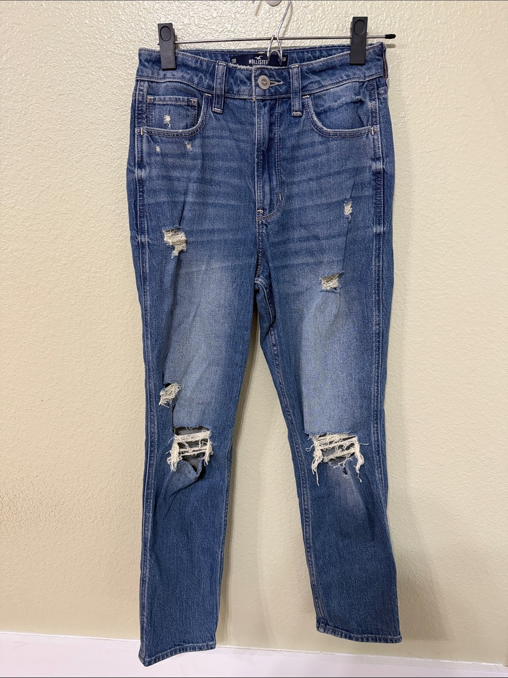 Hollister Ripped Ultra High-Rise Mom Jeans in Medium Blue